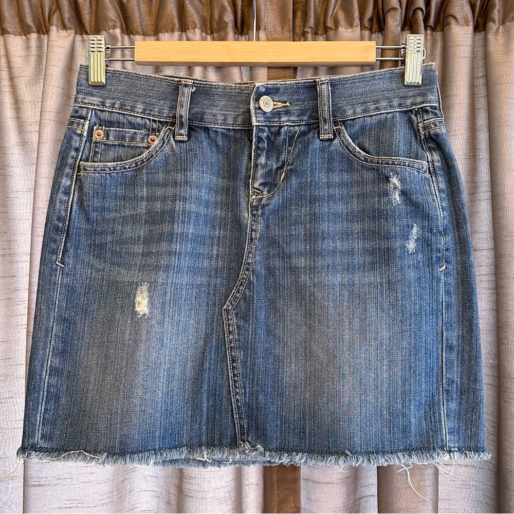 Old Navy Distressed Denim Mini Skirt Size 2